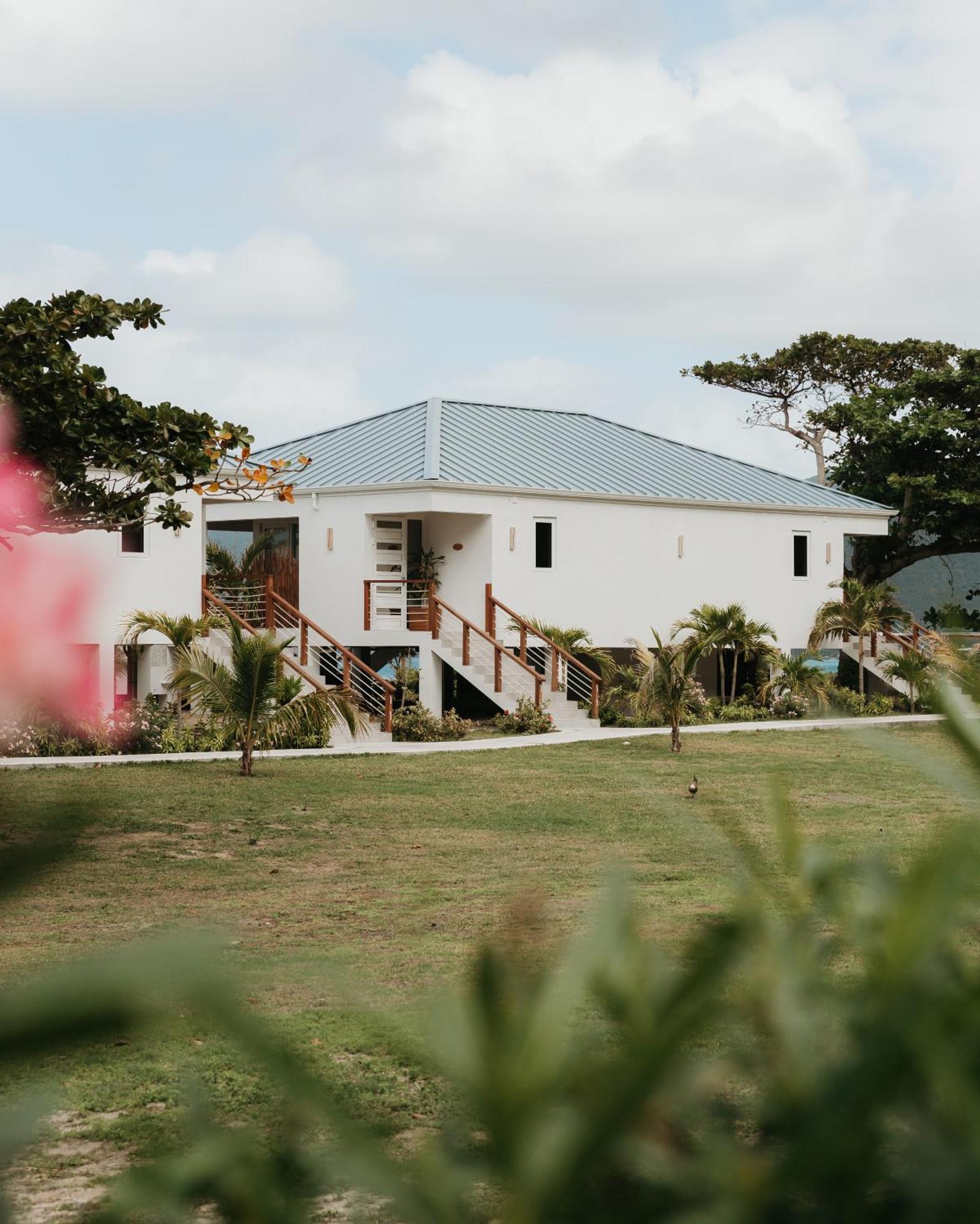 Long Bay Beach Resort Freshwater Pond Bagian luar foto