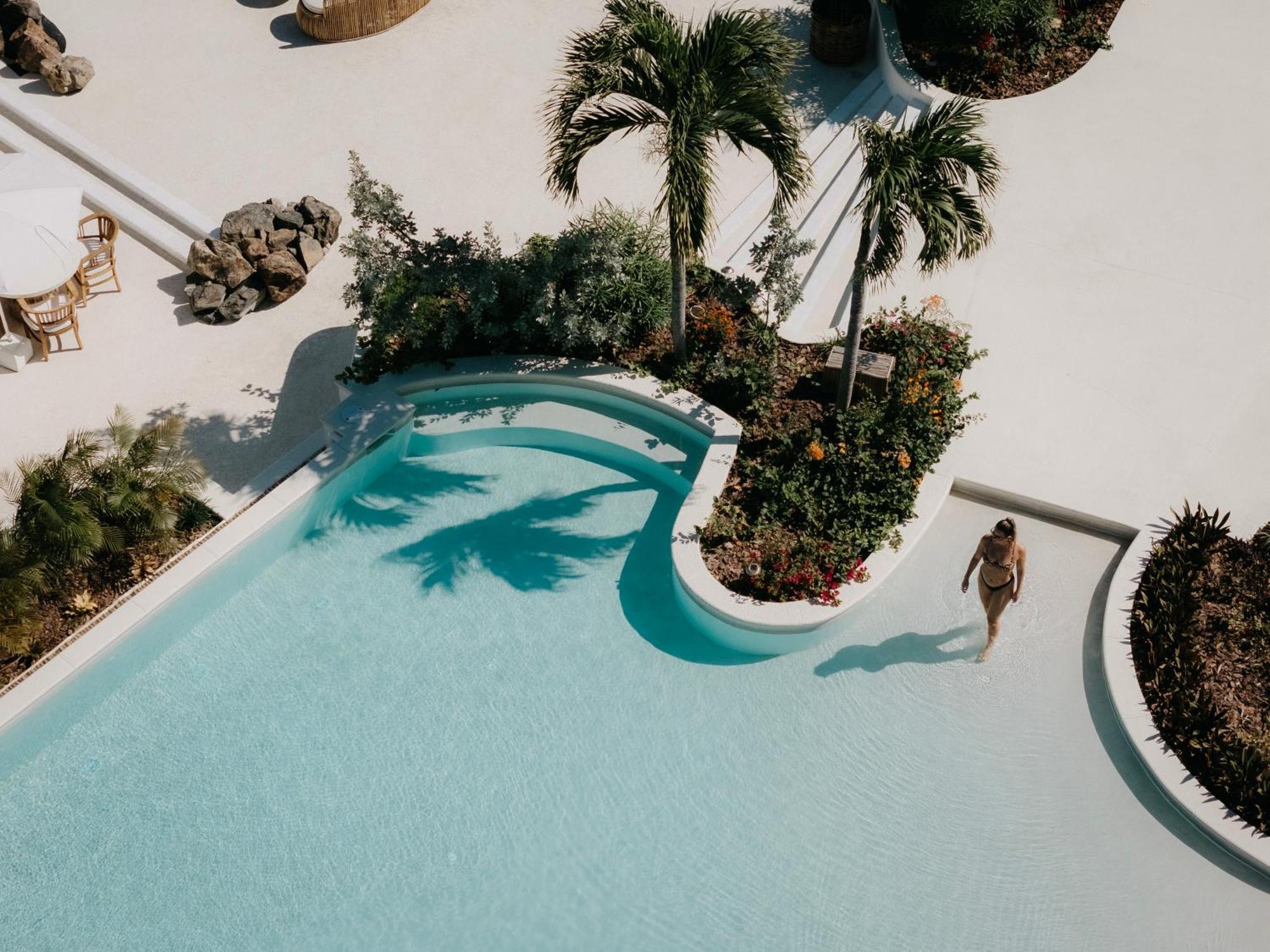 Long Bay Beach Resort Freshwater Pond Bagian luar foto